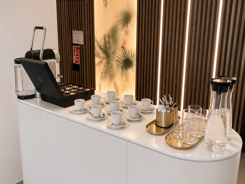 Kaffeebar im Wartebereich