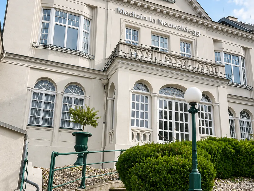Aufgang zur Villa Demel